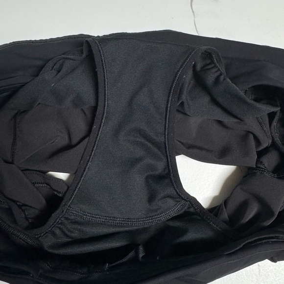 lululemon speed up shorts 2.5” - Picture 6 of 9